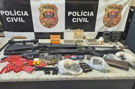 Homem é flagrado em ação conjunta com arsenal de caça ilegal