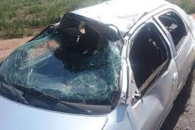 Homem morre após ser lançado para fora de carro em capotamento