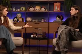 Jovem que ameaçou psicóloga entrevistada por Felca é internado