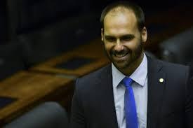 Juristas pedem responsabilização civil de Eduardo Bolsonaro