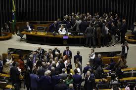 Líder do PT pede que PGR investigue motim bolsonarista