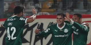 Palmeiras goleia Universitario-PER e encaminha vaga às quartas