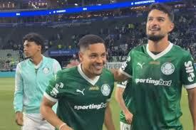 Palmeiras vira sobre o Ceará e renova fôlego