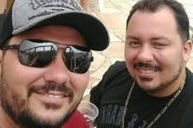Patrão descobre que funcionário é seu irmão perdido há décadas