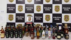 Polícia apreende cigarros eletrônicos e bebidas falsificadas em adega no interior de SP