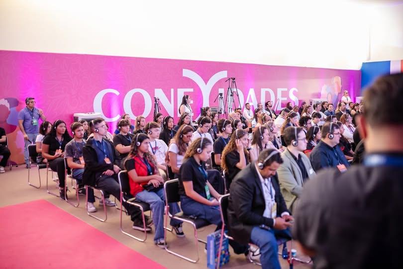 Prefeita de Pirajuí participa do 8º Conexidades, em Holambra