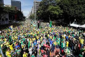 Sem ex-presidente, bolsonaristas protestam contra Moraes e Lula
