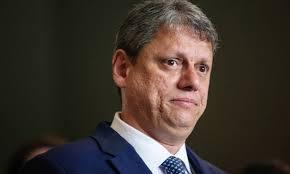 Tarcísio faz novos acenos e ignora filhos do ex-presidente