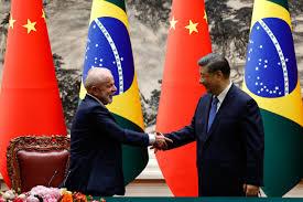 Xi Jinping diz a Lula que 'apoia o povo brasileiro'