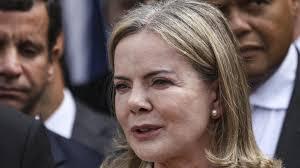 A ministra das Relações Institucionais, Gleisi Hoffmann, atribuiu a manifestação a uma conspiração da família Bolsonaro contra o país