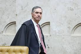 Barroso se despede e se emociona: 'STF preservou democracia'