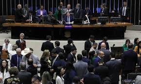Câmara aprova texto que dificulta denúncia contra parlamentares
