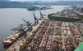 Com tarifaço, exportações do Brasil aos EUA caem 18,5%