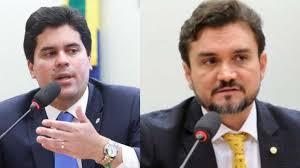 Deverão deixar os cargos os ministros André Fufuca (Esporte) e Celso Sabino (Turismo), deputados federais licenciados pelo PP e pelo União Brasil, res