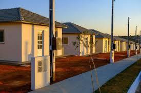 Estado anuncia R$ 93 mi para 1,5 mil moradias na região de Bauru