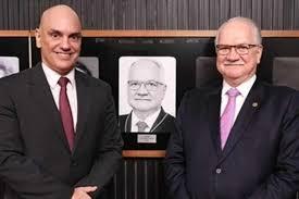 Fachin assume presidência do STF; Moraes é vice