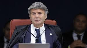 Julgamento de Bolsonaro é retomado hoje com voto de Fux