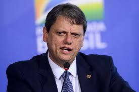 Lula afirma que Tarcísio é serviçal de Bolsonaro