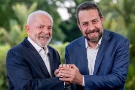 Lula avisa a auxiliares que vai anunciar Boulos como ministro