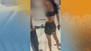 Mulher ameaça vizinha com arma do marido PM; VÍDEO