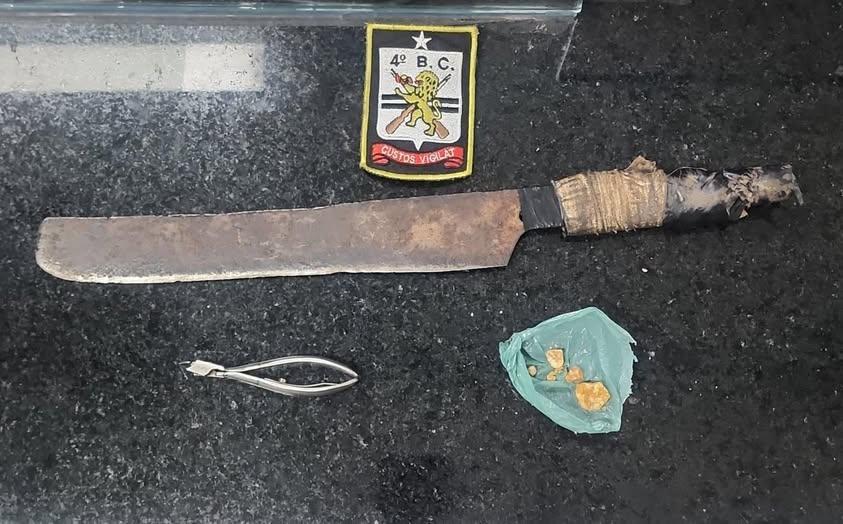 Mulher é presa após esfaquear homem em residência de Pirajuí