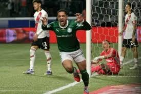 Palmeiras reage, vira sobre o River e vai às semifinais