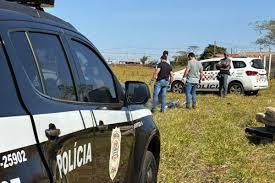 Preso suspeito de matar homem com golpes de facão em terreno