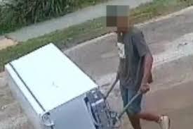 Salão de beleza e clínica são alvo de furto em Bauru;VÍDEO