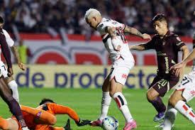 São Paulo cai no Morumbi e é eliminado da Libertadores pela LDU