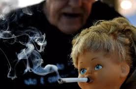 Senado aumenta pena a quem fornecer drogas ou bebidas a menores