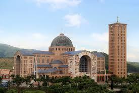 Aparecida: 450 mil visitantes e R$ 168 mi de movimento no feriado