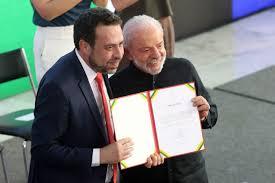 'Cabeça do crime organizado não está no barraco', diz Boulos