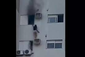 Fogo ultrapassou 800°C onde mulher se pendurou no ar-condicionado