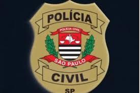 Investigador vê homem tentando conter autor de furto e o prende