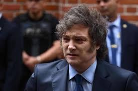 Milei comemora vitória ampla nas legislativas e agradece a Trump