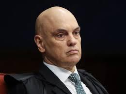 Moraes reconhece erro judicial e concede liberdade a réu do 8/1