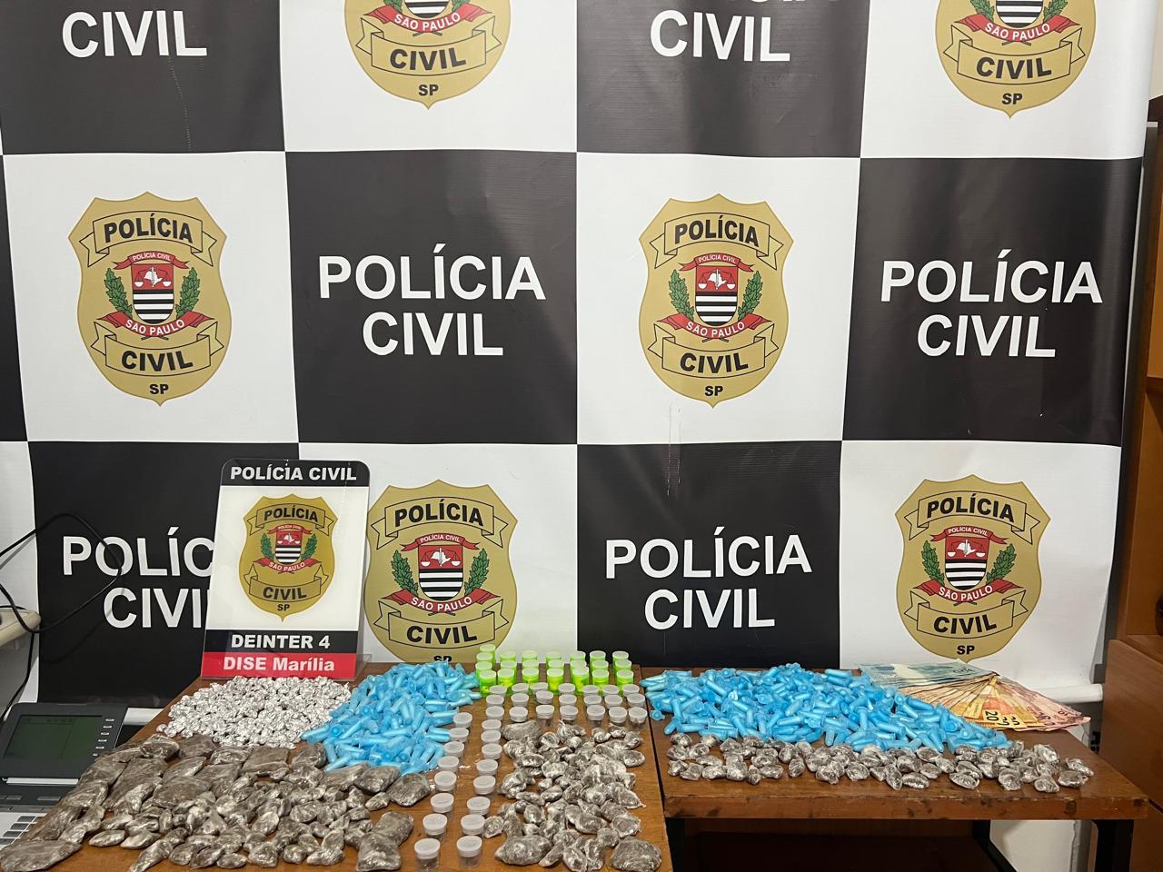 Operação prende jovem com drogas na favela do Azaléia