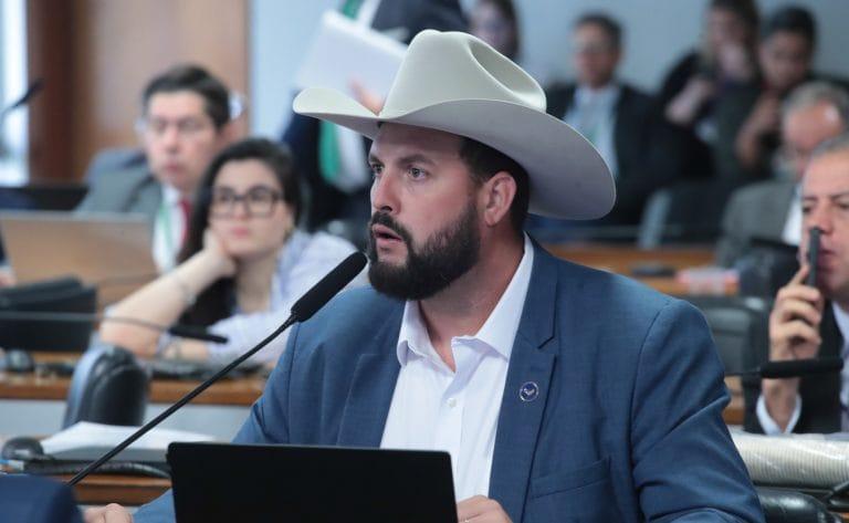 Comissão aprova projeto que livra pontos na CNH por parada irregular em vagas rotativas Proposta segue em análise na Câmara dos Deputados