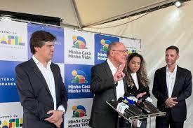 'Crime deve ser combatido por terra, mar e ar', defende Alckmin