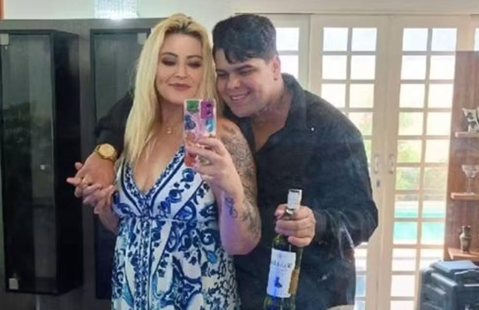 Mulher de 62 anos é indiciada por matar namorado de 21 a tesouradas e enterrar corpo