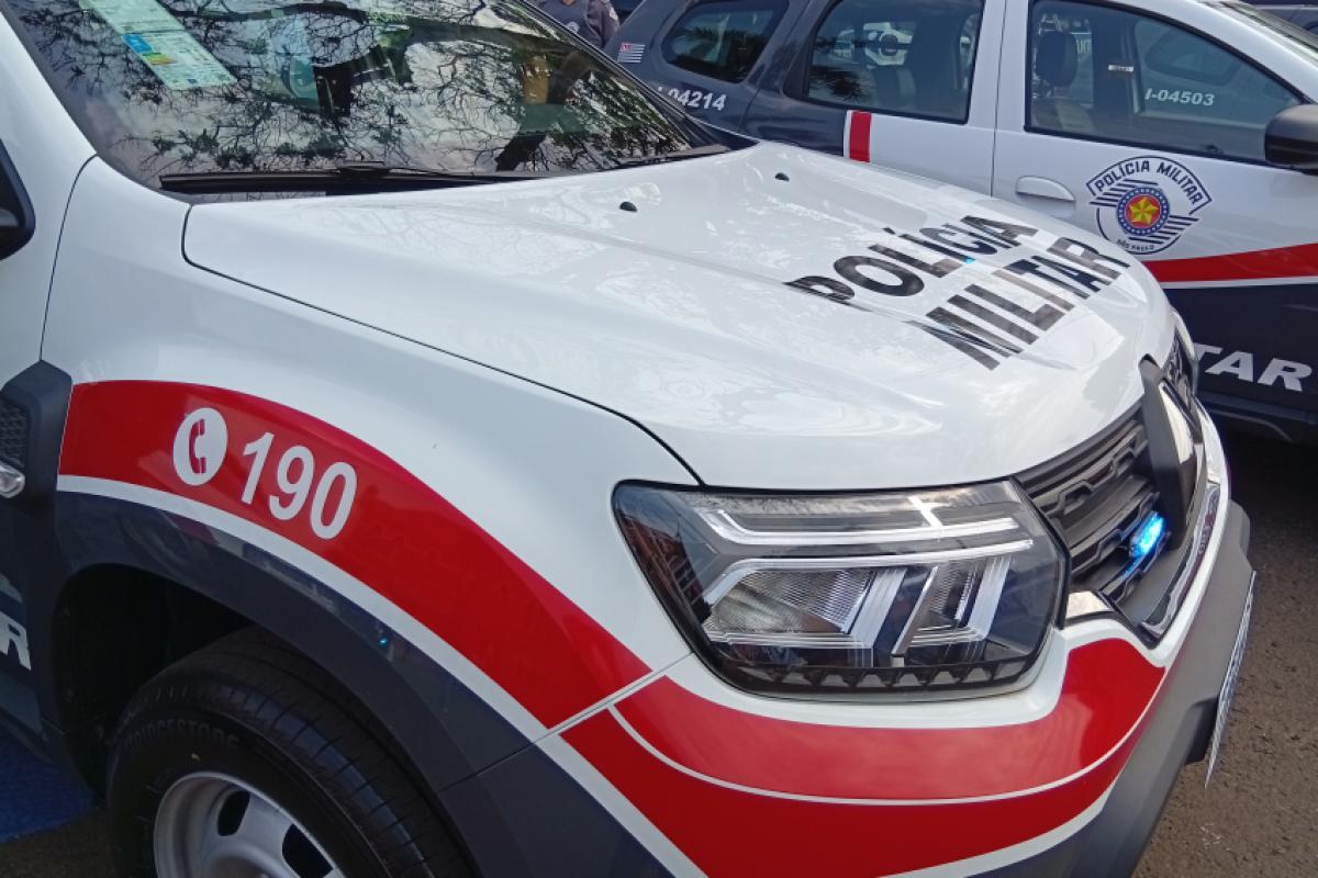 Mulher é presa após chamar policial de macaco em Bauru