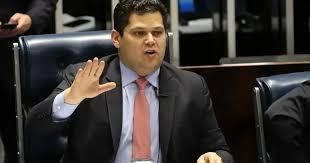 Alcolumbre se irrita com declaração de Lula e reclama com Palácio