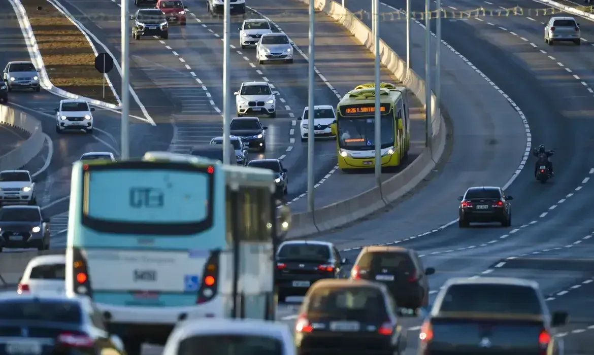 Câmara aprova PEC que isenta IPVA para veículos com mais de 20 anos