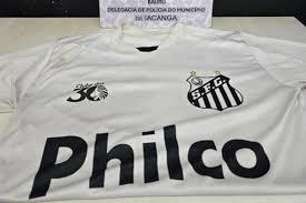 Cliente tenta trancar funcionária em banheiro e diz: 'pegadinha'