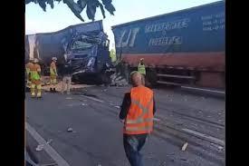 Engavetamento entre 6 veículos mata 1 e fere 37 no interior de SP