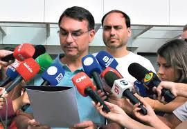 Flávio lê carta deixada por Bolsonaro antes de cirurgia; VÍDEO