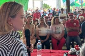 Gleisi deve deixar ministério para disputar a Câmara em 2026