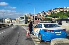 Perseguição policial de 15 km termina com morto e 5 presos