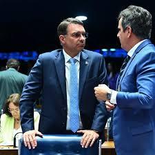 Presidente do PP sugere que candidatura de Flávio não é viável