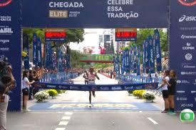 São Silvestre completa cem anos com chegada dramática e festa